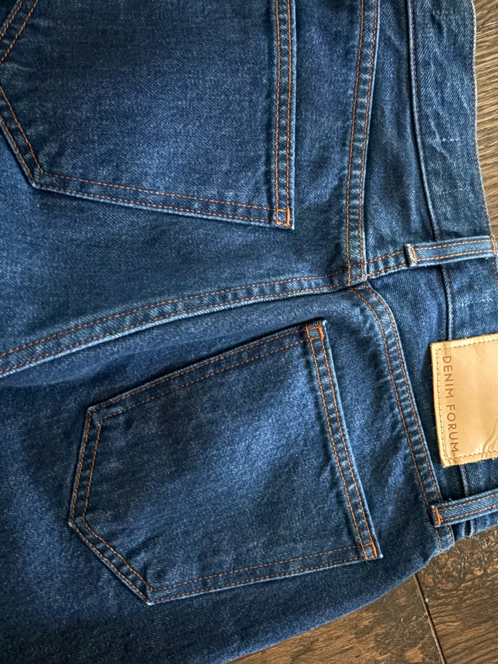 Aritzia - Denim Forum Women’s High Rise limited Edition dark blue